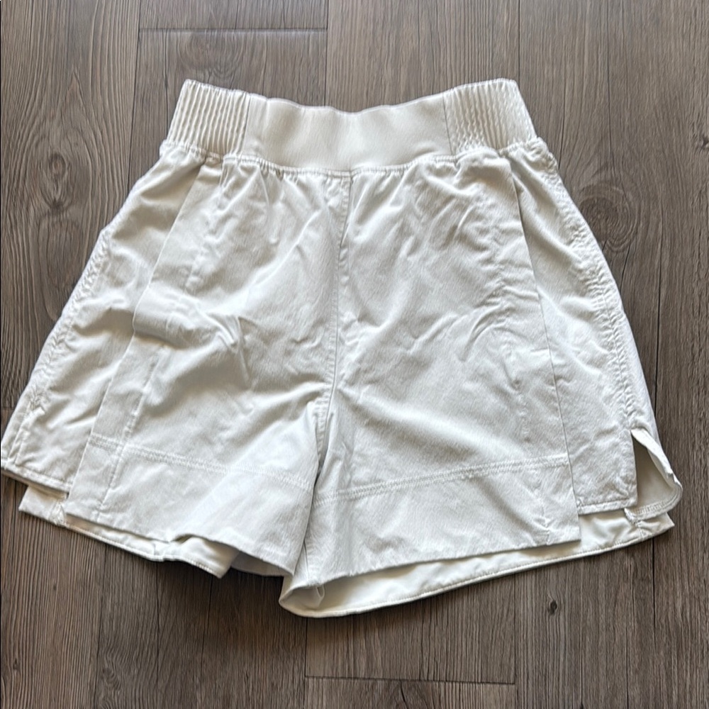 Lululemon Athletica White Athletic Shorts with Elastic Waistband